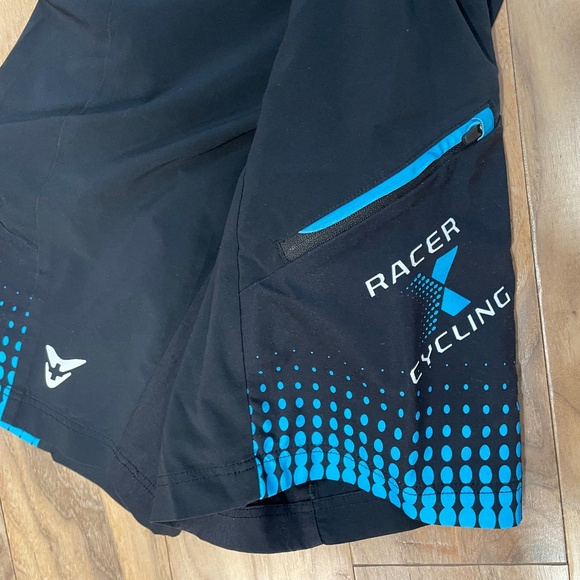 Like New Youth Men's Mountain Biking/Racing Shorts - Picture 5 of 10